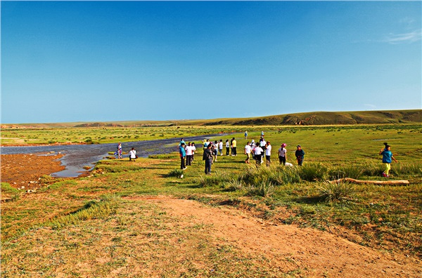 (人氣草原、5A響沙灣、歡樂牧場、內(nèi)蒙古博物院、夢幻水世界)雙飛5日親子游
