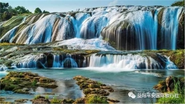 貴州黃果樹大瀑布、梵凈山、西江千戶苗寨、荔波大小七孔、鎮(zhèn)遠(yuǎn)古城遵義會議會址、息烽集中營汽車七日游