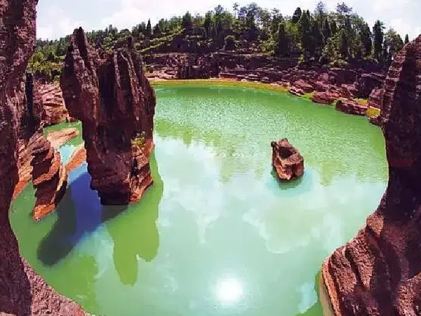 湘西芙蓉鎮(zhèn)、紅石林（坐龍峽、酉水畫廊）高品質(zhì)汽車2日游