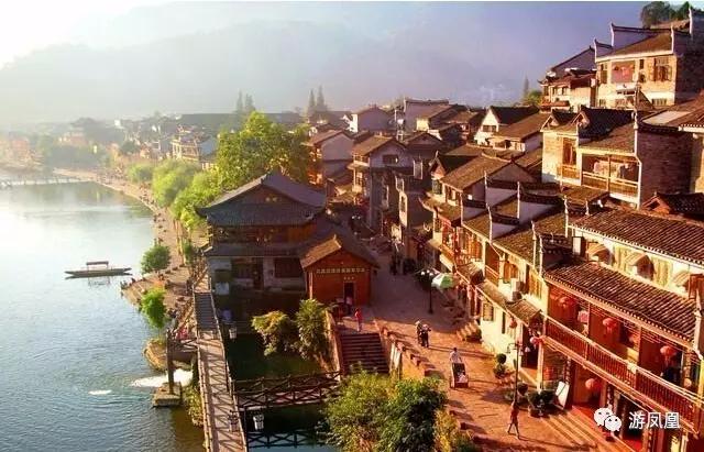 鳳凰古城九景/邊城實(shí)景演出/矮寨大橋/德夯苗寨3日游 鳳凰古城九景/邊城實(shí)景演出/矮寨大橋/德夯苗寨3日游