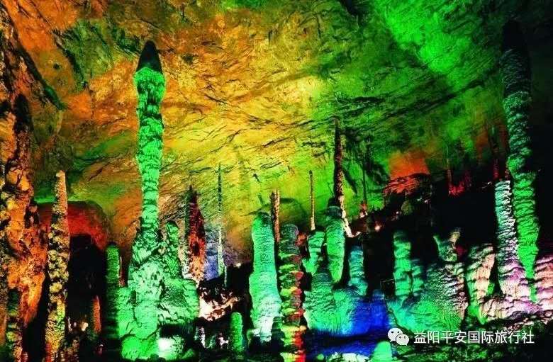 　張家界大峽谷、玻璃橋、黃龍洞品質(zhì)純玩兩日游c2