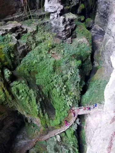 重慶?武?。ㄌ炜?地縫?九黎城）雙臥5日