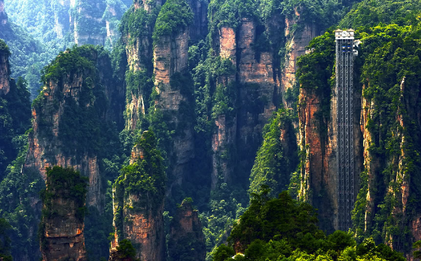 　　D4線：黃龍洞、袁家界、天子山、金鞭溪、夯吾苗寨、鳳凰古城“養(yǎng)心潤(rùn)肺”之旅品質(zhì)純玩3晚4日游